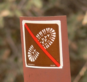 No Hiking: iandavid, flickr